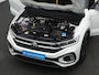 Volkswagen T-Roc 1.5 TSI 150 pk DSG R-Line | Panoramadak | Trekhaak | IQ Light | Achteruitrijcamera | Stoelverwarming