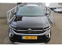 Volkswagen T-Cross 1.5 TSI R-Line 2x Automaat/Navigatie/Virtual cockpit/Adaptive cruise control/Achteruitrijcamera/Parkeersensoren rondom/Apple carplay/Stoelverwarming/Climate control/IQ light/DAB/Draadloze telefoonlader.