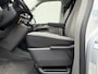 Volkswagen Transporter 2.0 TDI L2H1 150 Pk / 2.500 kg Trekgewicht / Standkachel / Dealer Onderhouden / Navigatie / Apple Carplay & Android Auto / Parkeersensoren voor en Achter / DAB / Armsteun /