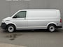 Volkswagen Transporter 2.0 TDI L2H1 150 Pk / 2.500 kg Trekgewicht / Standkachel / Dealer Onderhouden / Navigatie / Apple Carplay & Android Auto / Parkeersensoren voor en Achter / DAB / Armsteun /