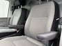 Volkswagen Transporter 2.0 TDI L2H1 150 Pk / 2.500 kg Trekgewicht / Standkachel / Dealer Onderhouden / Navigatie / Apple Carplay & Android Auto / Parkeersensoren voor en Achter / DAB / Armsteun /