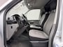 Volkswagen Transporter 2.0 TDI L2H1 150 Pk / 2.500 kg Trekgewicht / Standkachel / Dealer Onderhouden / Navigatie / Apple Carplay & Android Auto / Parkeersensoren voor en Achter / DAB / Armsteun /