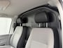 Volkswagen Transporter 2.0 TDI L2H1 150 Pk / 2.500 kg Trekgewicht / Standkachel / Dealer Onderhouden / Navigatie / Apple Carplay & Android Auto / Parkeersensoren voor en Achter / DAB / Armsteun /