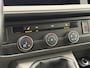 Volkswagen Transporter 2.0 TDI L2H1 150 Pk / 2.500 kg Trekgewicht / Standkachel / Dealer Onderhouden / Navigatie / Apple Carplay & Android Auto / Parkeersensoren voor en Achter / DAB / Armsteun /