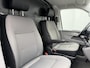 Volkswagen Transporter 2.0 TDI L2H1 150 Pk / 2.500 kg Trekgewicht / Standkachel / Dealer Onderhouden / Navigatie / Apple Carplay & Android Auto / Parkeersensoren voor en Achter / DAB / Armsteun /