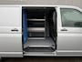 Volkswagen Transporter 2.0 TDI L2H1 150 Pk / 2.500 kg Trekgewicht / Standkachel / Dealer Onderhouden / Navigatie / Apple Carplay & Android Auto / Parkeersensoren voor en Achter / DAB / Armsteun /