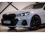 BMW 5-Serie Touring 530e M-Sport | Trekhaak | Stoel/Stuurverw. | Adapt. LED | Camera |