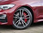 BMW 3-Serie Touring 330d Business Edition Plus M-pakket / Schuifdak / Carplay / ACC / Leder