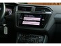 Volkswagen Tiguan 1.5 TSI ACT Highline Business R | Panoramadak | CarPlay | Stoelverwarming | Adaptive Cruise | Camera | 20" Velgen