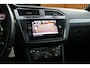 Volkswagen Tiguan 1.5 TSI ACT Highline Business R | Panoramadak | CarPlay | Stoelverwarming | Adaptive Cruise | Camera | 20" Velgen