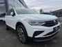 Volkswagen Tiguan 1.5 TSI AST ACTIVE | Pano