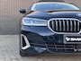 BMW 5-Serie Touring 520d High Executive | Panoramadak | Luxury line | 360 Camera | Head-up Display