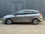 Renault Clio Estate 1.2 Iconic / Stoelverwarming / Cruise Control / Navigatie / Bluetooth / All Season Banden /