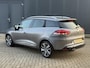 Renault Clio Estate 1.2 Iconic / Stoelverwarming / Cruise Control / Navigatie / Bluetooth / All Season Banden /