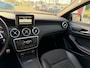 Mercedes-Benz A-klasse 180 Ambition / Parkeersensoren / Panoramadak / Bluetooth / Navi