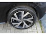 Volkswagen Polo 1.0 TSI 2x R-Line Automaat Navigatie/Virtual cockpit/Adaptive cruise control/Achteruitrijcamera/Parkeersensoren rondom/Apple carplay/Stoelverwarming/LED grill/IQ.light/Climate control/Draadloze telefoonlader/DAB/17''Lichtmetalen velgen
