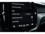 Volvo XC60 T6 Plug-in hybrid AWD Ultra Black Edition | Bowers & Wilkins Premium Audio| Luchtvering | 22" Lichtmetalen velgen | Google infotainment | Stoelverwarming | Stoelventilatie | 360° Parkeercamera | Parkeersensoren voor + achter | Parkeerverwarming