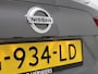 Nissan Qashqai 1.3 DIG-T Tekna / Automaat / Trekhaak / 1500kg Trekgewicht / GROOT Glazendak / Stoelverwarming / Elektrisch Verstelbare Stoel / Dealeronderhouden / LMV / 360 Camera /