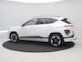 Hyundai Kona Electric Comfort Smart 65.4 kWh / 100% SoH / Warmtepomp / 3-Fase Laden / 1ste eigenaar / HUD / Achteruitrijcamera / Stoel en Stuurverwarming / Elektrische Achterklep / Apple Carplay & Android Auto / Keyless Entry / Fabrieksgarantie tot 24-11-2029 /