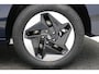 Hyundai Kona Electric Comfort Smart 65.4 kWh / 100% SoH / Warmtepomp / 3-Fase Laden / 1ste eigenaar / HUD / Achteruitrijcamera / Stoel en Stuurverwarming / Elektrische Achterklep / Apple Carplay & Android Auto / Keyless Entry / Fabrieksgarantie tot 24-11-2029 /