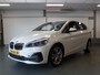 BMW 2-Serie Active Tourer 225xe iPerformance eDrive Ed, Automaat Navi, Clima en Cruise contr, Elek stoelen, Stoelverw, Head up display, Lederen bekleding, Pdc V/A, Xenon, Lm velgen 18'', Full options, Nederlandse auto!! Bovag afleverpakket 695,-