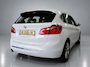 BMW 2-Serie Active Tourer 225xe iPerformance eDrive Ed, Automaat Navi, Clima en Cruise contr, Elek stoelen, Stoelverw, Head up display, Lederen bekleding, Pdc V/A, Xenon, Lm velgen 18'', Full options, Nederlandse auto!! Bovag afleverpakket 695,-