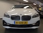 BMW 2-Serie Active Tourer 225xe iPerformance eDrive Edition Navigatie, Clima controle, Cruise controle, Elek stoelen, Stoelverwarming, Head up display, Lederen bekleding, Pdc V/A, Xenon, Lm velgen 18'', Full options, Nederlandse auto!! Bovag afleverpakket 695,-