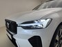 Volvo XC60 T6 Plug-in hybrid AWD Ultimate Dark / 20 '' Velgen / Head-up Display / Blis / Semi elektrisch trekhaak /