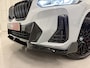 BMW X3 xDrive30e M-Sport Facelift PERFORMANCE BODYKIT BROOKLYN-GRAU/PANO/H&K/HEAD-UP/LASER/CAMERA/KEYLESS/21"M-SPORT/TREKHAAK ELECTR./ADAPTIVE-ONDERSTEL/LEER-GEPERFOREERD/UNIEKE AUTO/NET OH BEURT GEHAD/AUTO VERKEERT IN ABSOLUTE NIEUWSTAAT