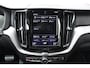 Volvo XC60 T5 R-Design | Verwarmbare Voorstoelen | Parkeercamera | Apple Carplay | Cruise Control | Navigatie | 19'' Lichtmetalen Velgen | Bluetooth Telefonie & Multimedia | Climate Control | Extra Getint Glas