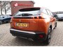 Peugeot 2008 130 Pk Benzine Allure * Navigatie * Keyless Start Button * Dab Radio * 1/2 Lederen Interieur * Climate & Cruise Control * Vingerhoets; Vierde Generatie Eersteklas Service. Al meer dan 100 jaar een begrip in de Brabantse Kempen.