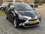 Toyota Aygo 1.0 VVT-i X-Joy | Eerste eigenaar, Lichtmetalen velgen, Climate control, Privacy glass, Nieuw geleverd & onderhouden