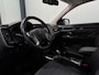 Mitsubishi Outlander 2.4 PHEV 4 WD Automaat / Navigatie Apple CarPlay / Camera / Cruise control / etc..