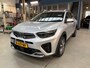 Kia Stonic 1.0 T-GDi 120pk MHEV DCT7 DynamicLine | Apple carplay / android auto | Leder | Stoel + Stuurverw. | Navigatie | Camera | Blindspot | Rijklaar prijs!