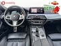 BMW 5-Serie 540i xDrive High Executive Schuif/Kanteldak Trekhaak | Driving Assistant Plus | Head-Up Display | Parking Assistant Plus | Stuur/Stoel+Achterbankverwarming | Comfortstoelen