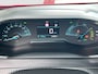 Peugeot e-2008 EV Allure 50 kWh 136pk | Climate controle | Carplay navigatie | Bluetooth | Half lederen bekleding | Cruise controle | 17'' Velgen | LED koplampen