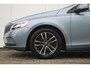 Volvo V40 T2 122PK 6MT Momentum | Standkachel | Stoelverwarming | Verwarmbare Voorruit | Climate Control | LED Koplampen | Cruise Control | Navigatie | Bluetooth Telefonie & Multimedia | Volvo OnCall | Park Assist voor en achter |