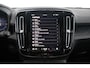 Volvo XC40 Recharge Core 70 kWh | Wegklapbare Trekhaak | Google Services | Park Assist voor & achter incl. Camera | Lende steun verstelling | Apple carplay/Android auto | Warmtepomp | 19 inch lichtmetalen velgen | Automatisch Dimmende Binnen -en Buitenspiegels | High Performance Audio |
