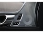 Volvo V90 T8 Plug-in hybrid AWD Ultra Dark Executive | Bowers & Wilkins High End Audio | Luchtvering | Gelamineerde zijruiten | Nappa Leder | Verwarmbaar stuurwiel/stoelen incl. ventilatie & massage | Adaptive Cruise & Pilot Assist | 20" Velgen | Panoramisch Schuif-/kanteldak .