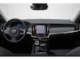 Volvo V90 T8 Plug-in hybrid AWD Ultra Dark Executive | Bowers & Wilkins High End Audio | Luchtvering | Gelamineerde zijruiten | Nappa Leder | Verwarmbaar stuurwiel/stoelen incl. ventilatie & massage | Adaptive Cruise & Pilot Assist | 20" Velgen | Panoramisch Schuif-/kanteldak .