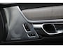Volvo V90 T8 Plug-in hybrid AWD Ultra Dark Executive | Bowers & Wilkins High End Audio | Luchtvering | Gelamineerde zijruiten | Nappa Leder | Verwarmbaar stuurwiel/stoelen incl. ventilatie & massage | Adaptive Cruise & Pilot Assist | 20" Velgen | Panoramisch Schuif-/kanteldak .