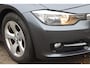 BMW 3-Serie 320d EfficientDynamics Edition Executive Cruise control, Elektrische ramen, Navigatie, Lichtmetalen wielen