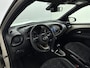Toyota Aygo X 1.0 VVT-i S-CVT Premium Limited | Stoelverwarming | Lichtmetalen Velgen | Mistlampen | Cruise Control + Climate Control | Elektrische Ramen + Spiegels | Draadloze Telefoonlader |