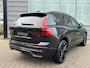 Volvo XC60 T6 350PK AWD Plus Black Edition | Facelift | Pano-dak | Premium Pack | Lighting Pack
