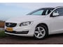 Volvo V60 1.5 T3 Kinetic ✅ Stuurverwarming ✅ Trekhaak ✅ Camera