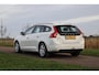 Volvo V60 1.5 T3 Kinetic ✅ Stuurverwarming ✅ Trekhaak ✅ Camera