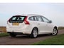 Volvo V60 1.5 T3 Kinetic ✅ Stuurverwarming ✅ Trekhaak ✅ Camera