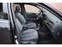Volkswagen T-Roc 1.5 TSi 150pk DSG R-Line Black Edition | Black Style | App Connect | Panoramadak | Camera | Keyless | Elektrische Achterklep | Matrix LED | Winter Pakket