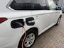 Mitsubishi Outlander 2.4 PHEV Pure / 1E EIGENAAR / APPLE CAR PLAY / TREKHAAK / ECC / CRUISE / NL-AUTO / CAMERA / STOELVERWARMING