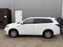 Mitsubishi Outlander 2.4 PHEV Pure / 1E EIGENAAR / APPLE CAR PLAY / TREKHAAK / ECC / CRUISE / NL-AUTO / CAMERA / STOELVERWARMING